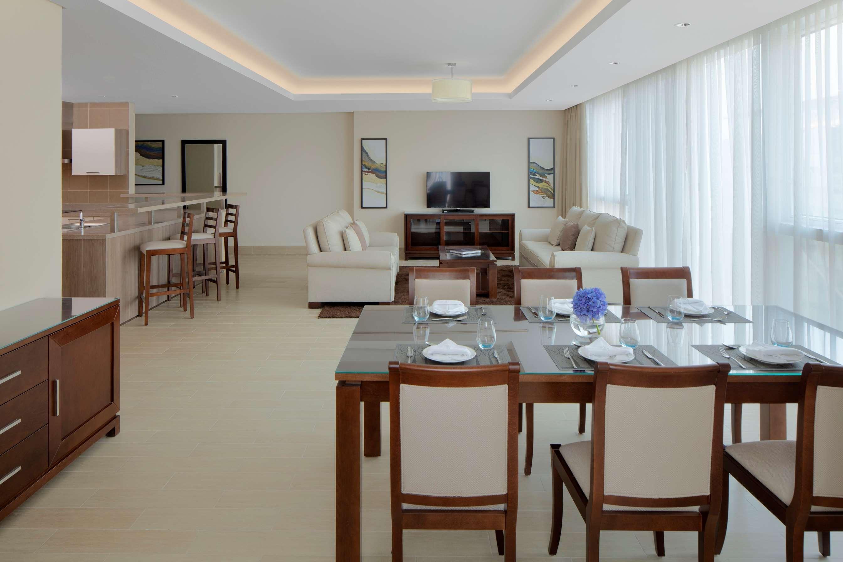 Готель Dusit